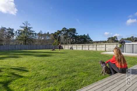 Photo of property in 11 Kahika Grove, Huapai, Kumeu, 0810