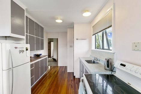 Photo of property in 76 Taylor Terrace, Tawa, Wellington, 5028