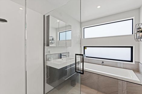 Photo of property in 15 Luxembourg Crescent, Halswell, Christchurch, 8025