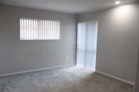 Photo of property in 6 Veagh Place, Highland Park, Auckland, 2010