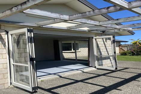 Photo of property in 18 Gilligan Close, College Estate, Whanganui, 4500