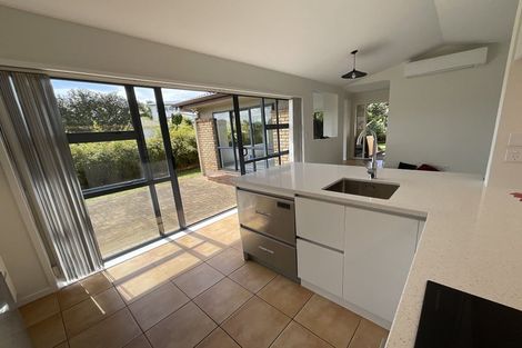 Photo of property in 1 Aviara Court, Northpark, Auckland, 2013