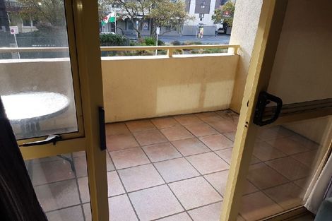 Photo of property in 2c/5 Kent Terrace, Mount Victoria, Wellington, 6011