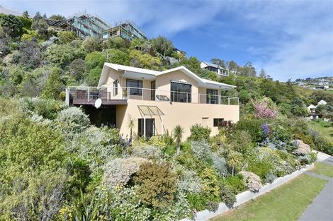 Photo of property in 122 Mccormacks Bay Road, Redcliffs, Christchurch, 8081