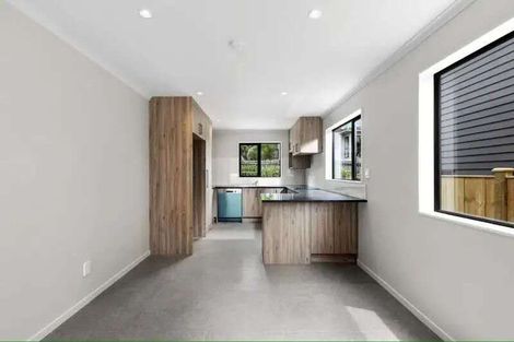 Photo of property in 10c Neilon Place, Northcross, Auckland, 0632