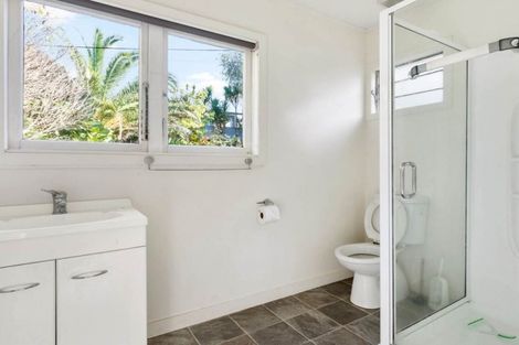 Photo of property in 10 Wyoming Avenue, Murrays Bay, Auckland, 0630