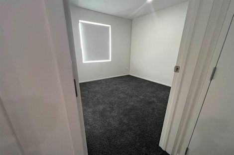 Photo of property in 2 Warbler Crescent, Papakura, 2110