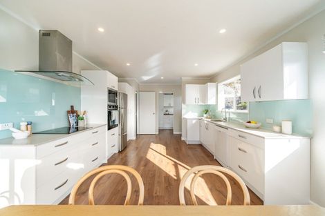 Photo of property in 18 Yarrow Place, Papakowhai, Porirua, 5024