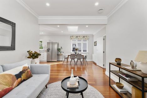 Photo of property in 3 Dee Street, Island Bay, Wellington, 6023