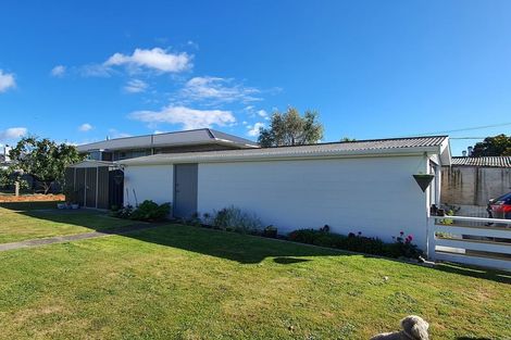 Photo of property in 14 Rhodes Street, Waimate, 7924