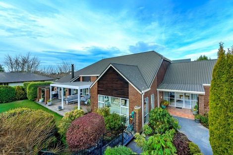 Photo of property in 22 Felstead Place, Avonhead, Christchurch, 8042