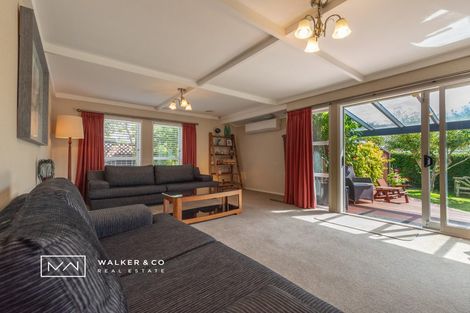 Photo of property in 16 Sunbrae Drive, Silverstream, Upper Hutt, 5019