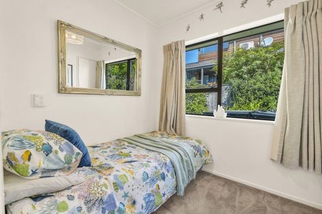 Photo of property in 1/1 Pickwick Parade, Mellons Bay, Auckland, 2014