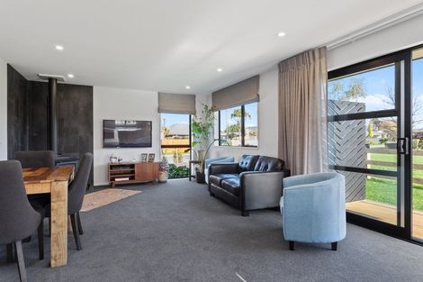 Photo of property in 33 Seadown Crescent, Amberley, 7410