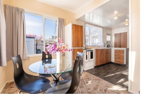 Photo of property in 17 Royal Crescent, Saint Kilda, Dunedin, 9012