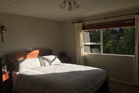 Photo of property in 32 Whitechapel Grove, Stokes Valley, Lower Hutt, 5019