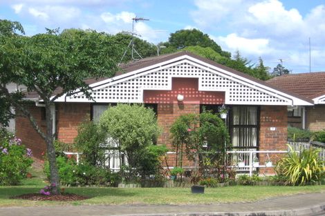 Photo of property in Shepherds Park Retirement Village, 7/2 John Bracken Way, Beach Haven, Auckland, 0626