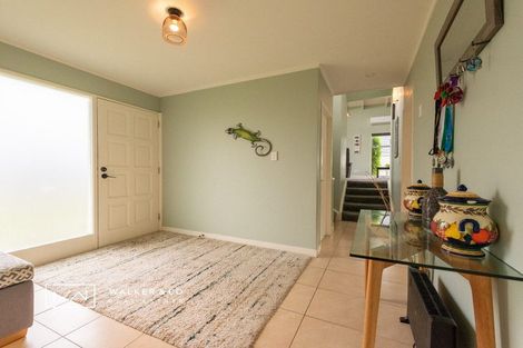 Photo of property in 1 Roband Crescent, Brown Owl, Upper Hutt, 5018