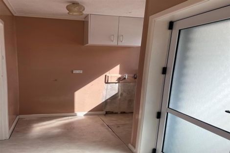 Photo of property in 106 Golf Road, New Lynn, Auckland, 0600