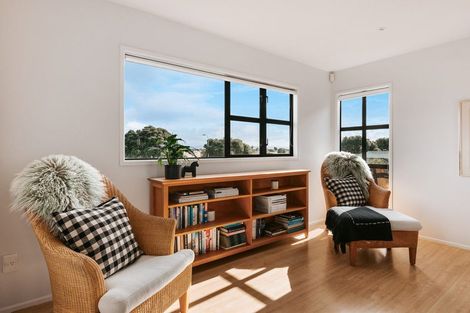 Photo of property in 21a Sunbrae Grove, Mount Maunganui, 3116