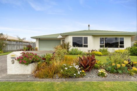 Photo of property in 9 Knightsbridge Place, Taradale, Napier, 4112