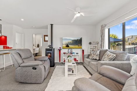 Photo of property in 11 Kamahi Crescent, Papamoa Beach, Papamoa, 3118