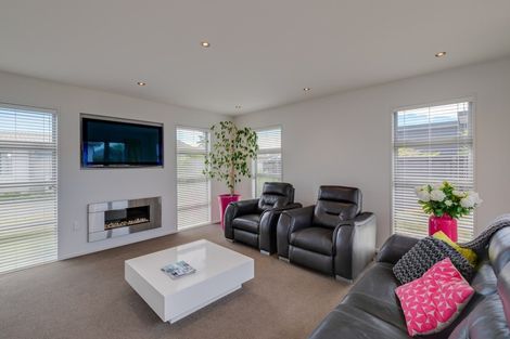 Photo of property in 21 Torrey Pines, Waimairi Beach, Christchurch, 8083