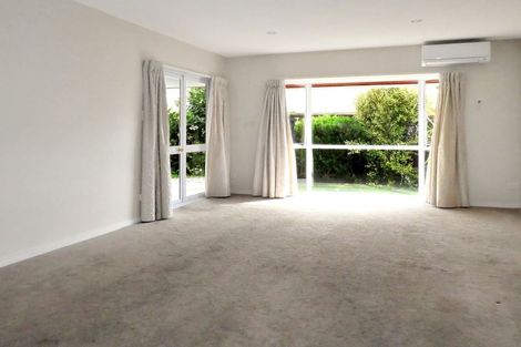 Photo of property in 87 Peer Street, Ilam, Christchurch, 8041