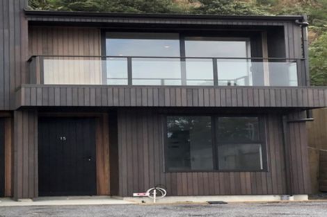 Photo of property in 15/20 Trent Street, Island Bay, Wellington, 6023