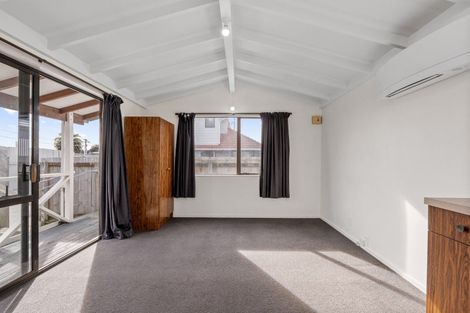 Photo of property in 21 Walcot Street, Bromley, Christchurch, 8062