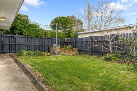 Photo of property in 81 Kiwi Esplanade, Mangere Bridge, Auckland, 2022