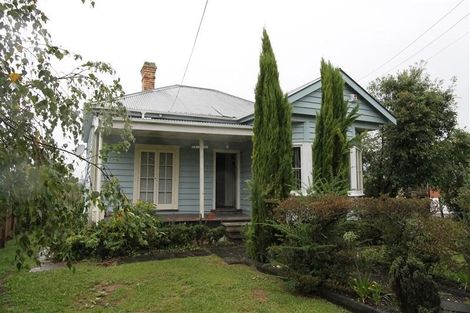 Photo of property in 27 Glenview Road, Glen Eden, Auckland, 0602