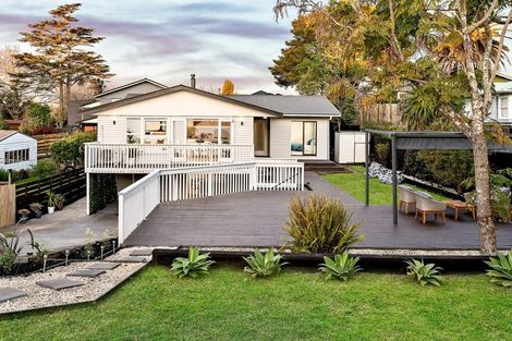 Photo of property in 4 Kelston Street, New Lynn, Auckland, 0600