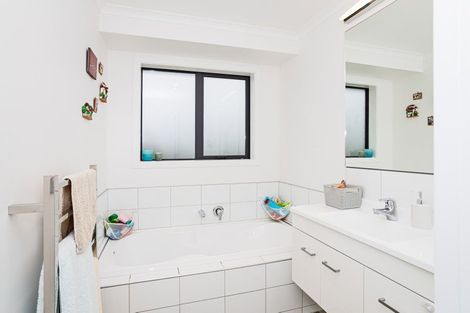 Photo of property in 83 Watt Road, Otatara, Invercargill, 9879