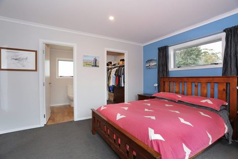 Photo of property in 3 Guthrie Court, Bulls, 4818