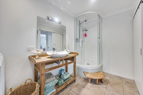 Photo of property in 379 Hobsonville Road, Hobsonville, Auckland, 0618