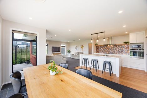 Photo of property in 180 Kingsdale Park Drive, Aokautere, Palmerston North, 4471