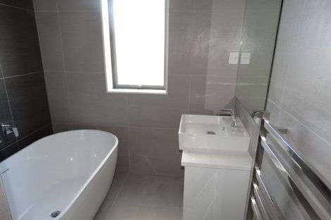 Photo of property in 5 Pihoihoi Place, Hobsonville, Auckland, 0616