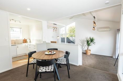 Photo of property in 19 Camelia Place, Islington, Christchurch, 8042