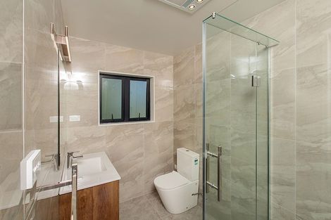 Photo of property in 127a Exmouth Road, Northcote, Auckland, 0627