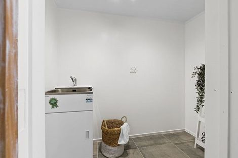 Photo of property in 167 Vipond Road, Stanmore Bay, Whangaparaoa, 0932