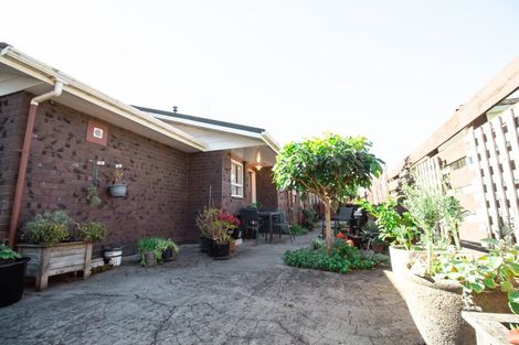 Photo of property in 1a Huata Place, West End, Palmerston North, 4412