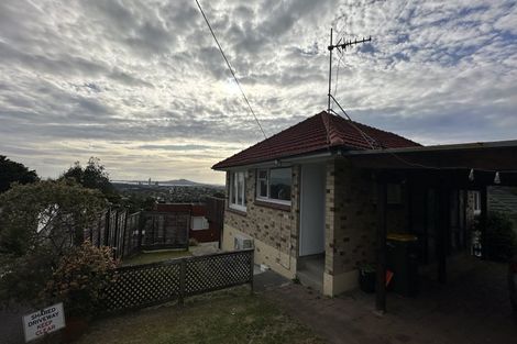 Photo of property in 1/177 Glenfield Road, Hillcrest, Auckland, 0627