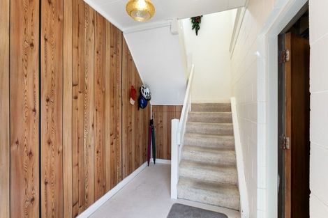 Photo of property in 33 Oratia Street, Waikanae Beach, Waikanae, 5036