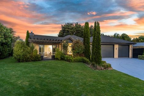 Photo of property in 100 Mcmahon Drive, Aidanfield, Christchurch, 8025