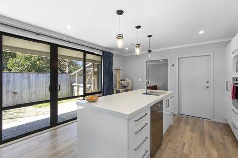 Photo of property in 5 Angus Place, Carterton, 5713