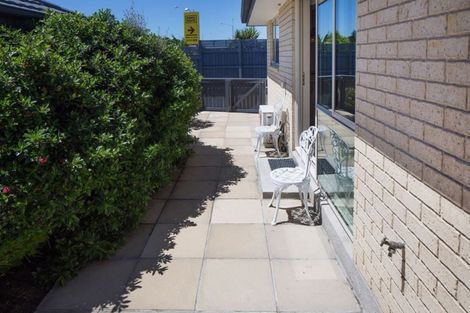 Photo of property in 2/162 Wainoni Road, Avondale, Christchurch, 8061