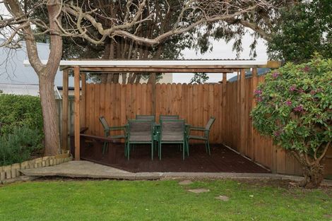 Photo of property in 9 Lesley Grove, Waikanae, 5036