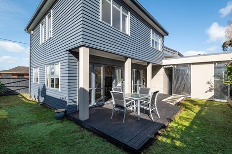 Photo of property in 2/81 Francis Street, Hauraki, Auckland, 0622