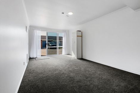 Photo of property in 4/49 Sackville Street, Fitzroy, New Plymouth, 4312